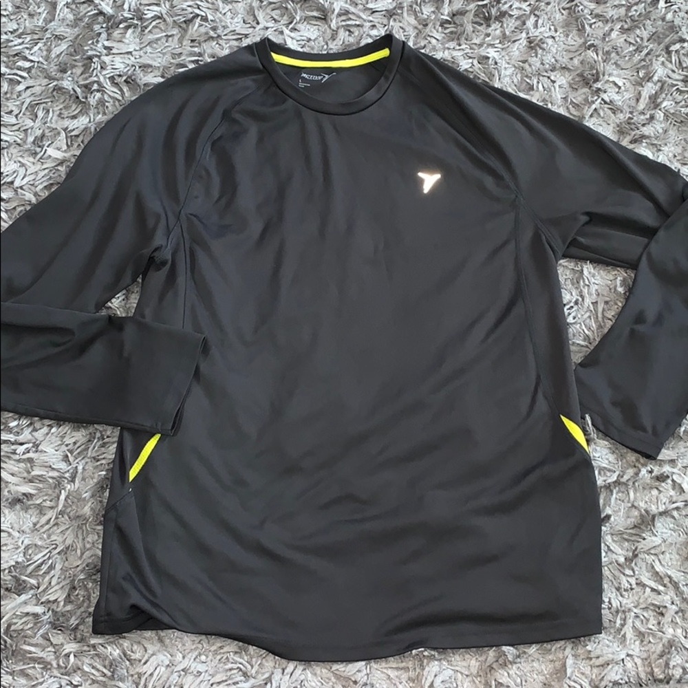 Old Navy Active Men’s top